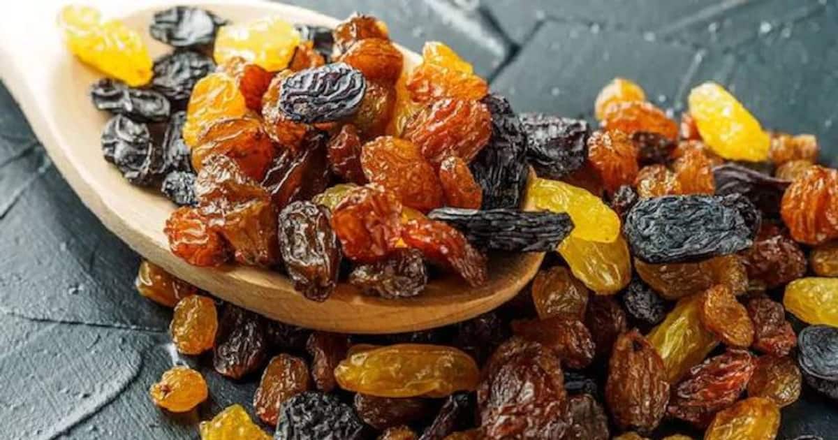 Here’s why eating raisins soaked in water is a healthier option