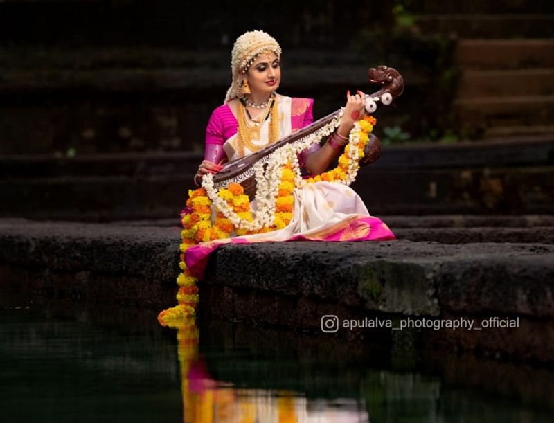 Radhakalayana actress chaithra rai in navarathri special look photos goes viral dpl