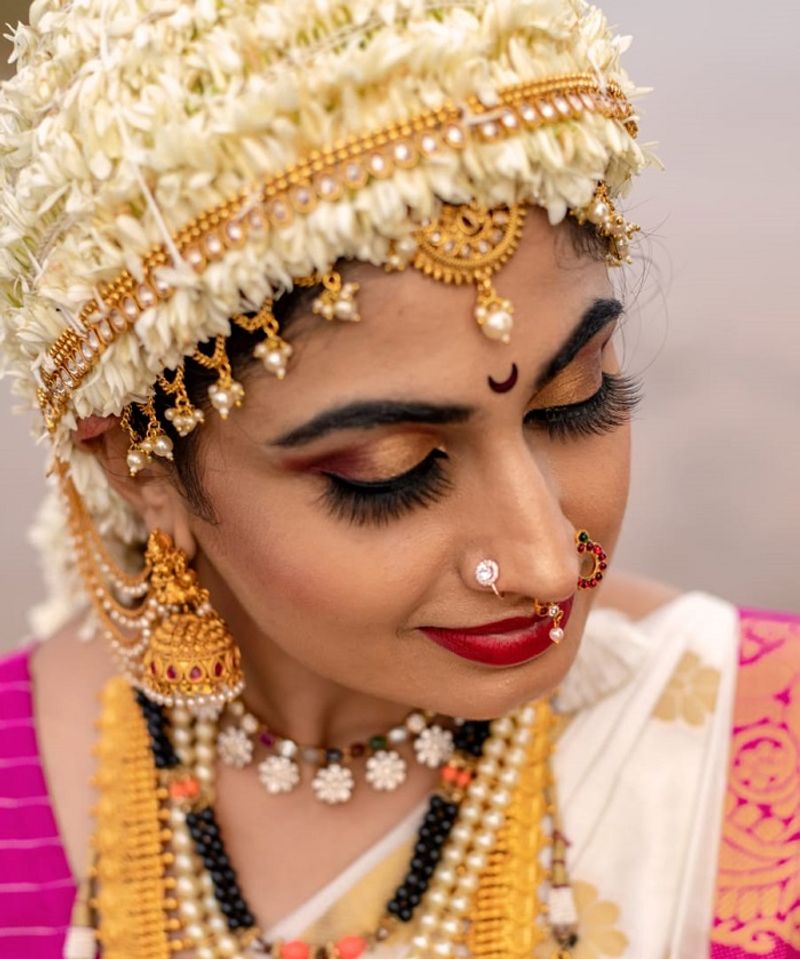Radhakalayana actress chaithra rai in navarathri special look photos goes viral dpl