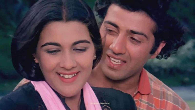 सनी ने फिल्म 'बेताब' (1983) से बॉलीवुड डेब्यू किया था। इसके लिए उन्हें फिल्मफेयर के बेस्ट एक्टर अवॉर्ड के लिए भी नॉमिनेट किया गया था। इसके बाद 'अर्जुन', 'सल्तनत', 'डकैत', 'इंतकाम', 'त्रिदेव', 'घायल', 'दामिनी', 'घातक', 'बॉर्डर', 'गदर', 'इंडियन', 'अपने', 'यमला, पगला, दीवाना' (1&2) और 'घायल वंस अगेन' जैसी कई फिल्मों में नजर आए। बता दें कि 'घायल' (स्पेशल जूरी) और 'दामिनी' (बेस्ट सपोर्टिंग रोल) के लिए उन्हें नेशनल अवॉर्ड भी मिल चुका है।