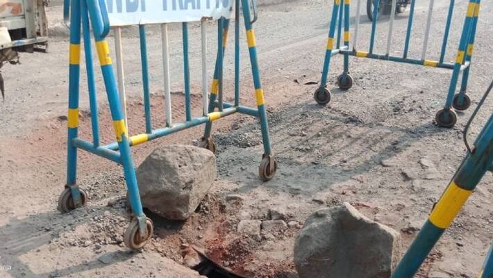 Crack appears with few months of repairing a bridge in Birbhum BTG Crack appears with few months of repairing a bridge in Birbhum BTG