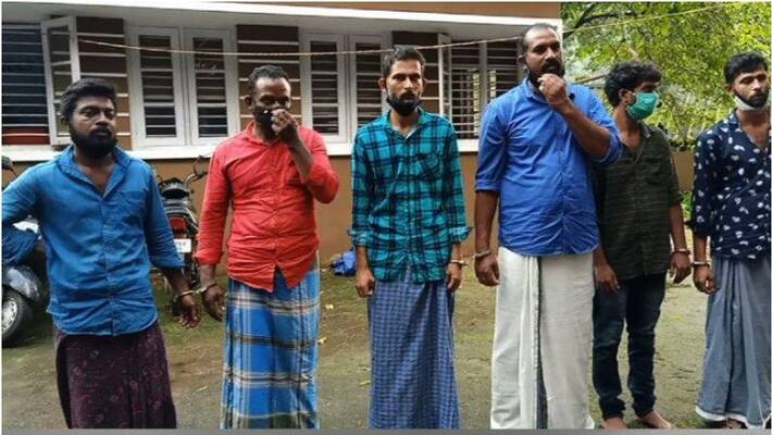 six accuse arrested for attack hindu aikyavedi leader family in kollam six accuse arrested for attack hindu aikyavedi leader family in kollam