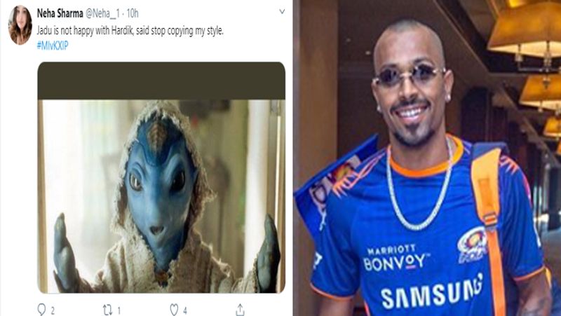 ट्विटर पर एक यूजर ने हार्दिक की फोटो के 'कोई मिल गया' मूवी में आए जादू के साथ शेयर की और लिखा कि जादू खुश नहीं है क्योंकि पंड्या ने उसकी हेयर स्टाइल कॉपी कर ली।