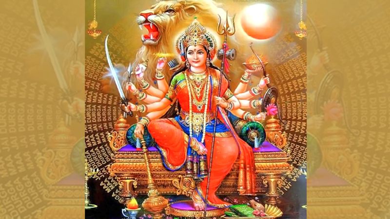 ಉಪವಾಸವು ಸೂರ್ಯಾಸ್ತದೊಂದಿಗೆ ಮಾತ್ರ ಕೊನೆಗೊಳ್ಳುತ್ತದೆ. ಸಂಜೆ ಕಡ್ಡಾಯವಾಗಿ ಒಂದು ಸಿಹಿತಿಂಡಿಯನ್ನು ಒಳಗೊಂಡಿರಬೇಕು, ಸಾಮಾನ್ಯವಾಗಿ ಖೀರ್ ಅಥವಾ ಇತರ ಯಾವುದೇ ಹಾಲು ಆಧಾರಿತ ಸಿಹಿ. ಈ ದಿನ ಲಕ್ಷ್ಮಿಯನ್ನು ಪೂಜಿಸುವ ಮಹಿಳೆಯರು ಸಾಮಾನ್ಯವಾಗಿ ಕೆಂಪು ಬಟ್ಟೆ ಧರಿಸುತ್ತಾರೆ. ಈ ಉಪವಾಸವನ್ನು ಹೆಚ್ಚಾಗಿ ಸಂತೋಷ ಮತ್ತು ಭೌತಿಕ ಯೋಗಕ್ಷೇಮವನ್ನು ತರಲು ಆಚರಿಸಲಾಗುತ್ತದೆ.