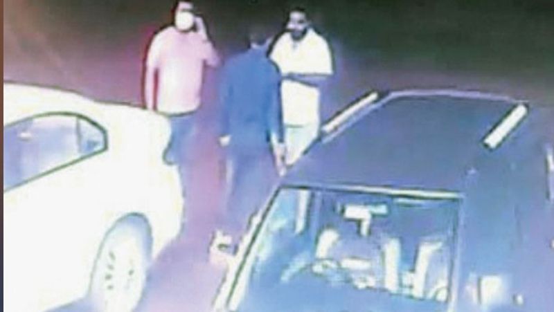 घटना की सूचना कारोबारी और उनकी पत्नी पत्नी ने स्मृति नगर पुलिस को दी थी। पुलिस की पड़ताल में सामने आया था कि आरोपियों ने पहले ढाबे पर खाना खाया। फिर चिल्ली पनीर पैक कराया। उन्होंने बातचीत के बहाने गुरप्रीत को अपने करीब बुलाया और फिर कार में बैठाकर ले गए थे।
