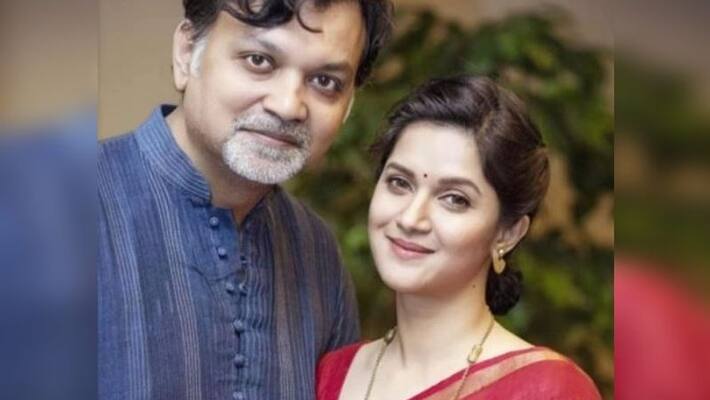 Chief Minister Mamata Banerjee send a puja gift to Srijit Mukherjee and Mithila PNB Chief Minister Mamata Banerjee send a puja gift to Srijit Mukherjee and Mithila PNB