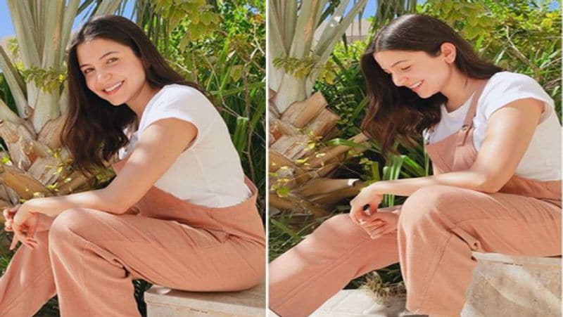 Actress Anushka Sharma looks gorgeous of her growing baby bump BRd