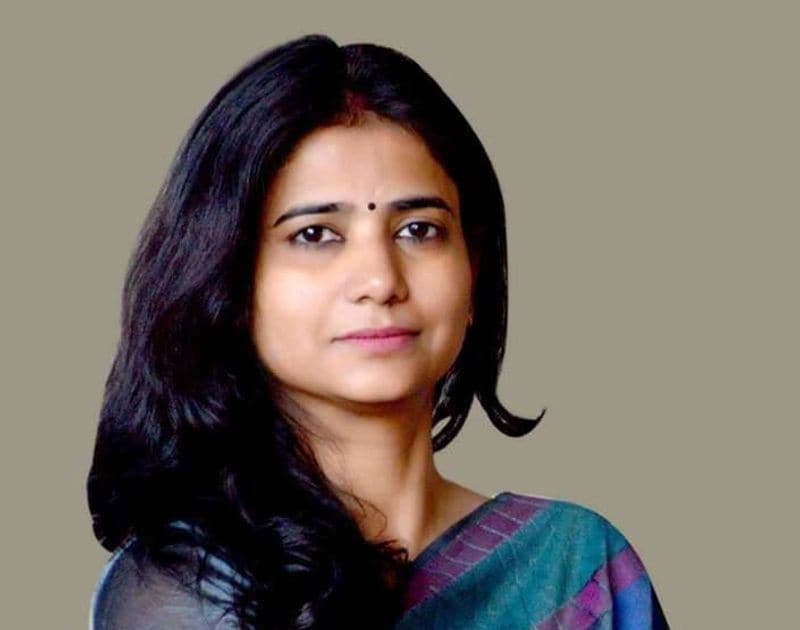 <p><br />
चनपटिया से भाजपा प्रत्याशी उमाकांत सिंह मुखिया रहे हैं। परिहार से राजद प्रत्याशी रितु जायसवाल भी मुखिया रही हैं। कोचाधामन से राजद ने शाहिद आलम को अपना उम्मीदवार बनाया है। वो एक समय मुखिया भी रहे हैं और जिला परिषद के सदस्य रहे हैं।<br />
</p>