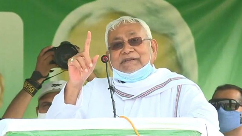 नवंबर 2005 से लेकर अब तक नीतीश लगातार बिहार के सीएम रहे हैं। हालांकि, मई 2014 से फरवरी 2015 के बीच जीतन राम मांझी मुख्यमंत्री रहे हैं। 2018 में नीतीश तीसरी बार विधान परिषद के सदस्य बने हैं और 2024 तक रहेंगे। उन्होंने 1995 के बाद कोई विधानसभा चुनाव नहीं लड़ा है।