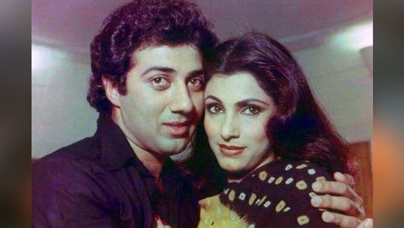 सनी की शादी के बारे में सब कुछ जानने के बाद अमृता उन्हें छोड़ कर आगे बढ़ गई थीं। लेकिन उनके बाद सनी की जिंदगी में डिंपल कपाड़िया की एंट्री हुई। बताया जाता है कि सनी ने डिंपल को अपनी बीवी जैसा दर्जा दे रखा था, जबकि वे पहले से शादीशुदा थे। दोनों ने अपनी लव-लाइफ को कैमरे की नजर से काफी दिनों तक छुपाए रखा था और किसी को भी उनके रिश्ते की भनक भी नहीं लगी थी। साथ ही जब लोगों को इनके बारे में पता चला था, तब भी इन्होंने इसे छुपाने की पूरी कोशिश की थी। हांलाकि, वो इस खबर को उड़ने से नहीं रोक पाए थे कि सनी और डिंपल ने शादी कर ली है।