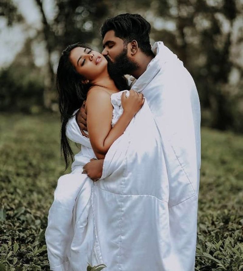Moral Policing in Kerala, newlywed couple trolled online for post-wedding photoshoot ALB