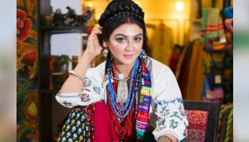 Jaya Ahsan dons her boho look when Pujo is around the corner ADB