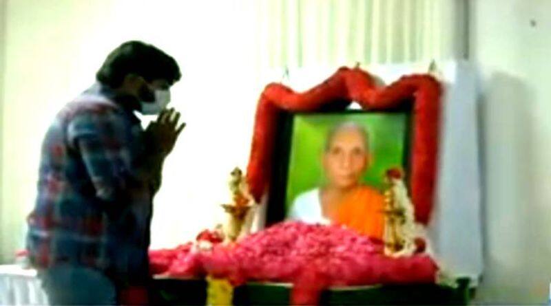 Vijaysethupathi Pay Tributes to CM Edappadi palaniswami mother death