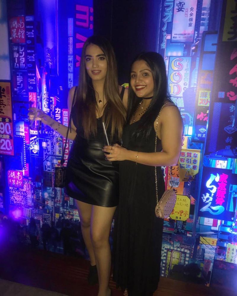 Know about the mystery girl Riana Lalwani seen during KXIP vs Mumbai Indians match in IPL 2020 spb