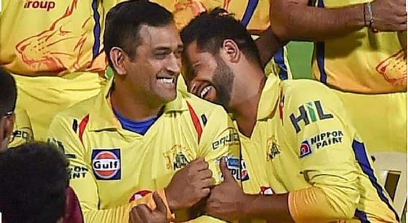 suresh raina reacted on a photo of him and dhoni shared by csk