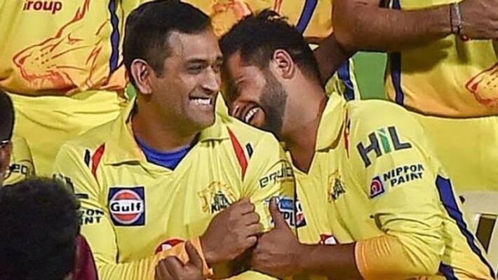Suresh Raina started crying after hearing Dhoni's retirement says Axar Patel Suresh Raina started crying after hearing Dhoni's retirement says Axar Patel
