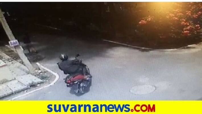 Man steals youth mobile phone Bengaluru mah Man steals youth mobile phone Bengaluru mah