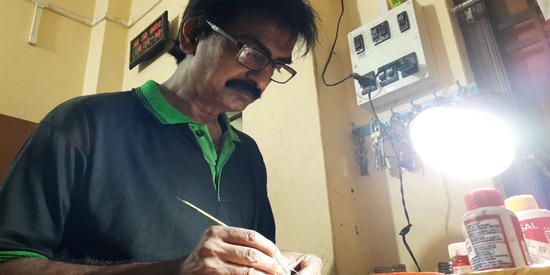 West Bengal: Man makes 3 mm idol of Goddess Durga in Raiganj-dbr