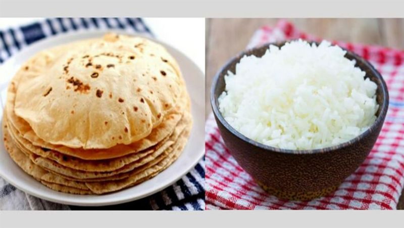 डायटिशियन की मानें तो अगर चावल और रोटी में किसी एक को चुनना हो तो रोटी ज्यादा फायदेमंद है। रोटी ज्यादा फायदेमंद इसलिए भी है, क्योंकि इसमें चावल के मुकाबले ज्यादा फाइबर पाया जाता है।