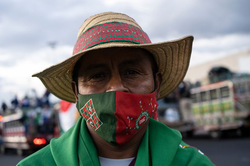 live and need peace Colombia indigenous people want to long march of 7000 people to the capital