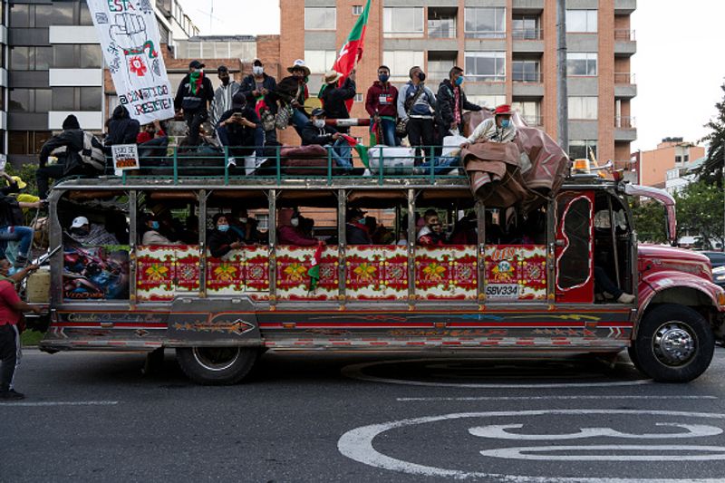 live and need peace Colombia indigenous people want to long march of 7000 people to the capital