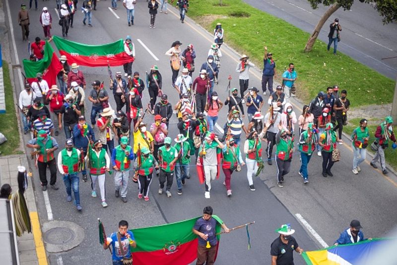 live and need peace Colombia indigenous people want to long march of 7000 people to the capital