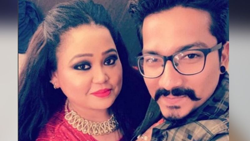 जब भारती से पूछा गया कि उन्होंने अब तक बेबी प्लान क्यों नहीं किया? तो उन्होंने मजेदार जवाब दिया था- चैनल की लड़कियां बोल देती हैं कि हर्ष अभी मत करो बेबी, अभी काम करो। वह रात में 1-1 बजे घर आता है तो बेबी कैसे होगा?" इसके जवाब में हर्ष ने कहा था- कोई बात नहीं, एक दिन 9 बजे आ जाऊंगा।
