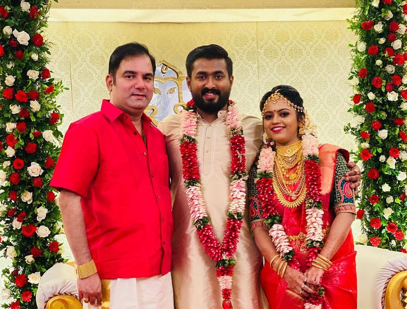 navya nair shear brother marriage photos