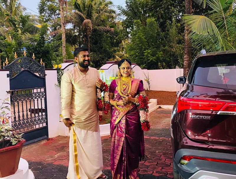 navya nair shear brother marriage photos