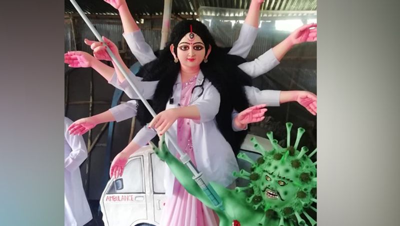 इस प्रतिमा की फोटो को कांग्रेस नेता शशि थरूर ने भी शेयर किया। उन्होंने लिखा, कोरोना की थीम पर कोलकाता में मां दुर्गा की बेहतरीन प्रतिमा बनाई गई है। इस बनाने वाले अज्ञात कलाकारों को सलाम। 