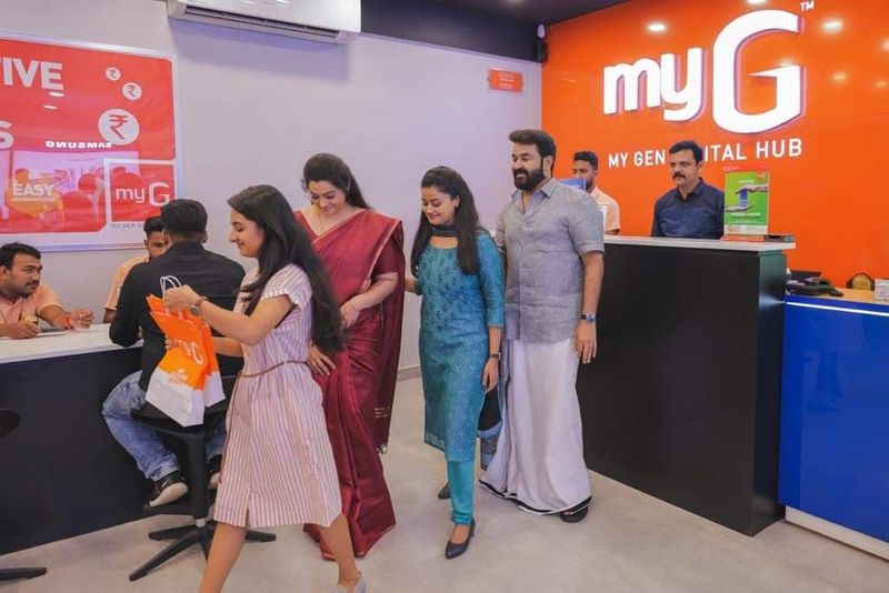 Georgekutty and family returning with phone in drishyam 2 malayalam film Excited fans photostory