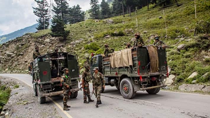 Two terrorists surrenderd in front of army, had joined terrorist organization recently Two terrorists surrenderd in front of army, had joined terrorist organization recently