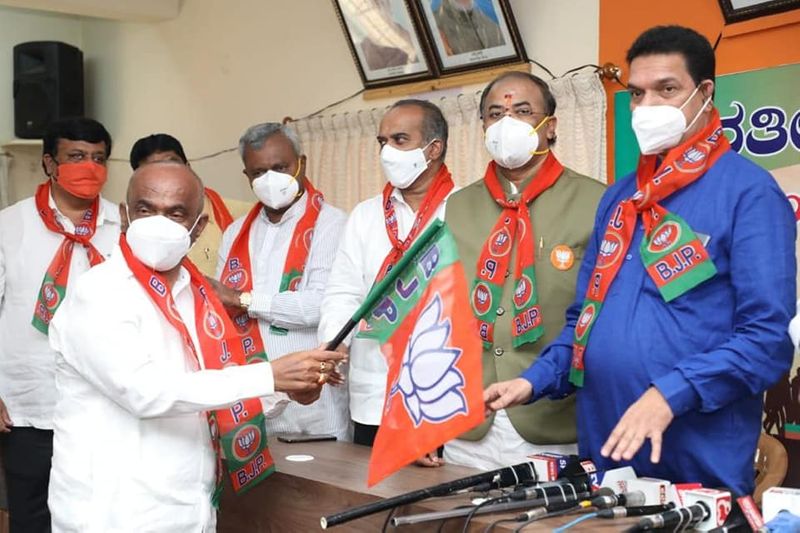 RR Nagar By Election 2020 Congress, JDS Ex BBMP Corporators Joins BJP rbj