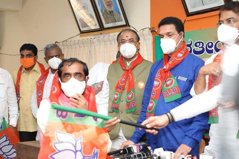 RR Nagar By Election 2020 Congress, JDS Ex BBMP Corporators Joins BJP rbj