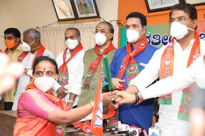 RR Nagar By Election 2020 Congress, JDS Ex BBMP Corporators Joins BJP rbj