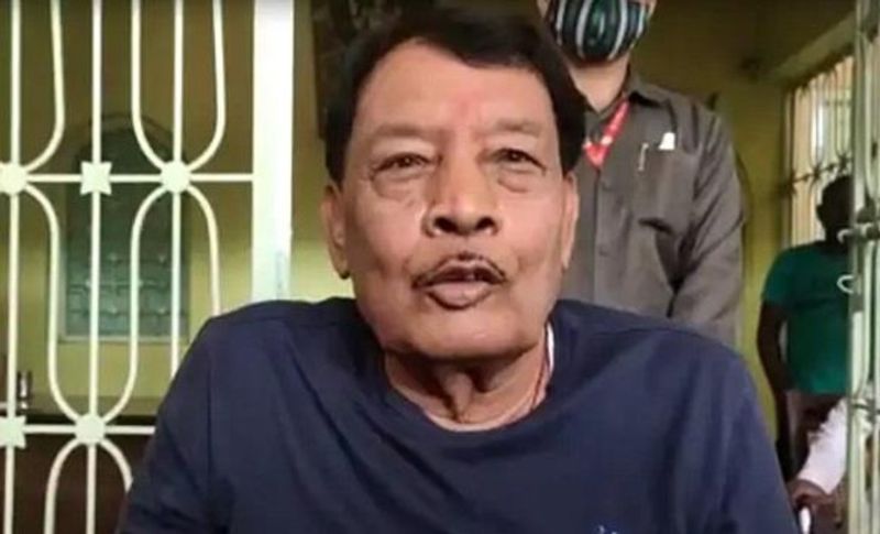 शिवराज के मंत्री भी कुछ कम नहीं... कमलनाथ द्वारा दिए गए बयान पर अभी सिलसिला थमा नहीं था कि शिवराज सरकार के खाद्य और नागरिक आपूर्ति मंत्री बिसाहूलाल सिंह ने कांग्रेस उम्मीदवार की पत्नी के लिए अपमानजनक शब्द का इस्तेमाल कर डाला। उन्होंने-कांग्रेस प्रत्याशी विश्वनाथ सिंह की दूसरी पत्नी को रखैल कहकर संबोधित किया।