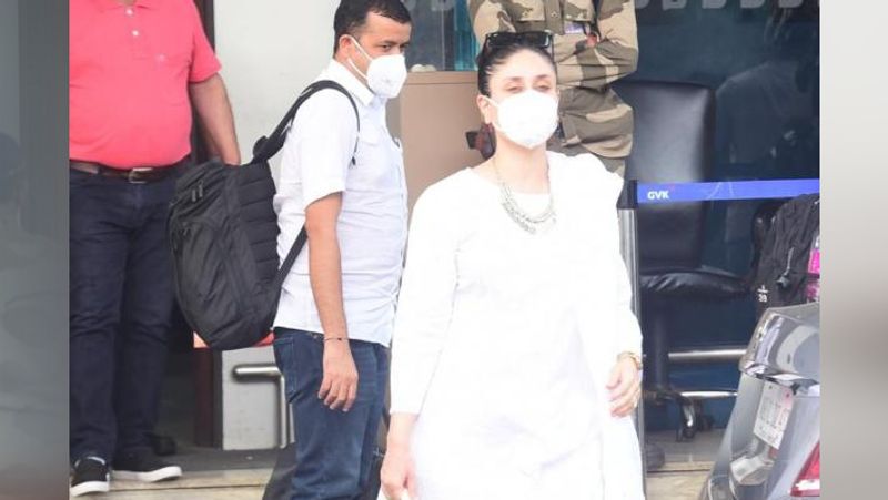 बात करीना के वर्कफ्रंट की करें तो वे करन जौहर की आने वाली मल्टी-स्टारर फिल्म 'तख्त' में नजर आएंगी। फिल्म की शूटिंग अगले साल से शुरू होगी। इसमें अनिल कपूर, विक्की कौशल, रणवीर सिंह, भूमि पेडनेकर, जाह्नवी कपूर और आलिया भट्ट लीड रोल में है। 