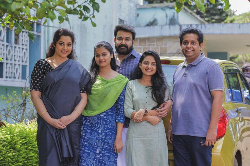 jeethu joseph shares photo of georgekutty and family