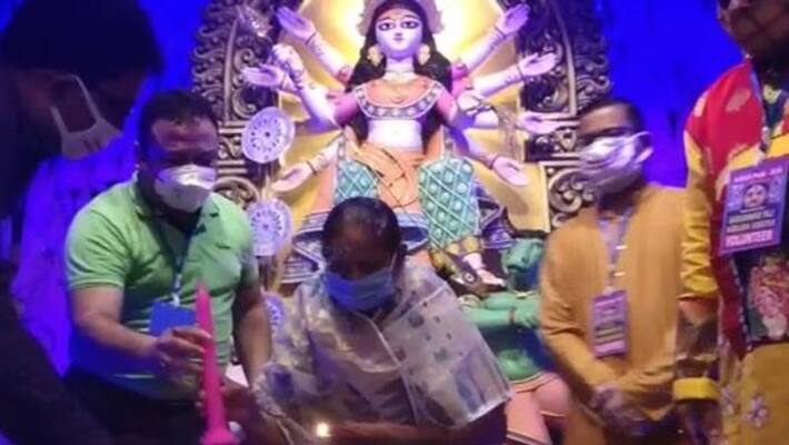 Inauguration of Durga Puja 2020 by the mother of Martyr Jawan in Pulwama in Howrah RTB Inauguration of Durga Puja 2020 by the mother of Martyr Jawan in Pulwama in Howrah RTB