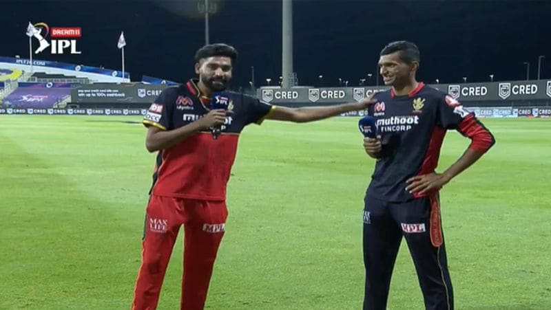 आईपीएल 2020 के 13वें सीजन में रॉयल चैलेंजर्स बेंगलुरु उम्मीद से कहीं ज्यादा अच्छा प्रदर्शन कर रही है। आरसीबी एक के बाद एक मैच जीतती जा रही है। इसी जीत के चलते प्वाइंट्स टेबल में वह 14 अंक के साथ दूसरे नंबर पर पहुंच गई है।