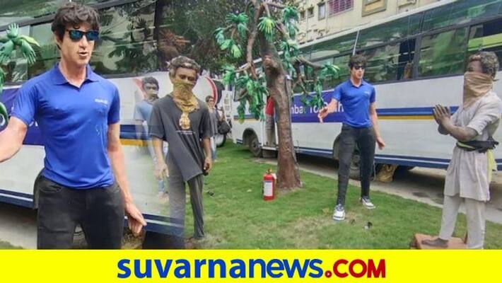 Sonu Sood honoured with life-size statue at Durga Puja pandal in Kolkata dpl Sonu Sood honoured with life-size statue at Durga Puja pandal in Kolkata dpl