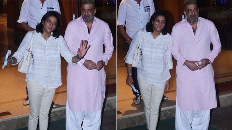 वहीं, 'केजीएफ पार्ट 2' में एक्टर यश के साथ नजर आने वाले हैं। 'केजीएफ पार्ट 2' से जुड़ा लुक भी रिलीज किए जा चुके हैं। इसमें संजय के लुक की काफी तारीफ भी हुई थी। इसके अलावा वो अजय देवगन के साथ भी एक फिल्म में काम कर रहे हैं।
