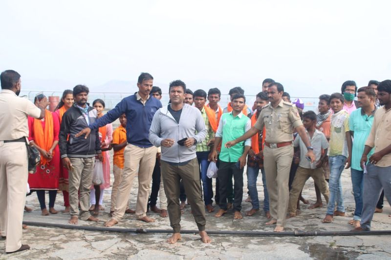Power Star Puneeth Rajkumar Visit Anjandri Hill in Gangavati in Koppal District grg