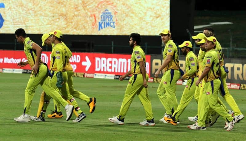 csk lost 2 early wickets against delhi capitals in ipl 2021