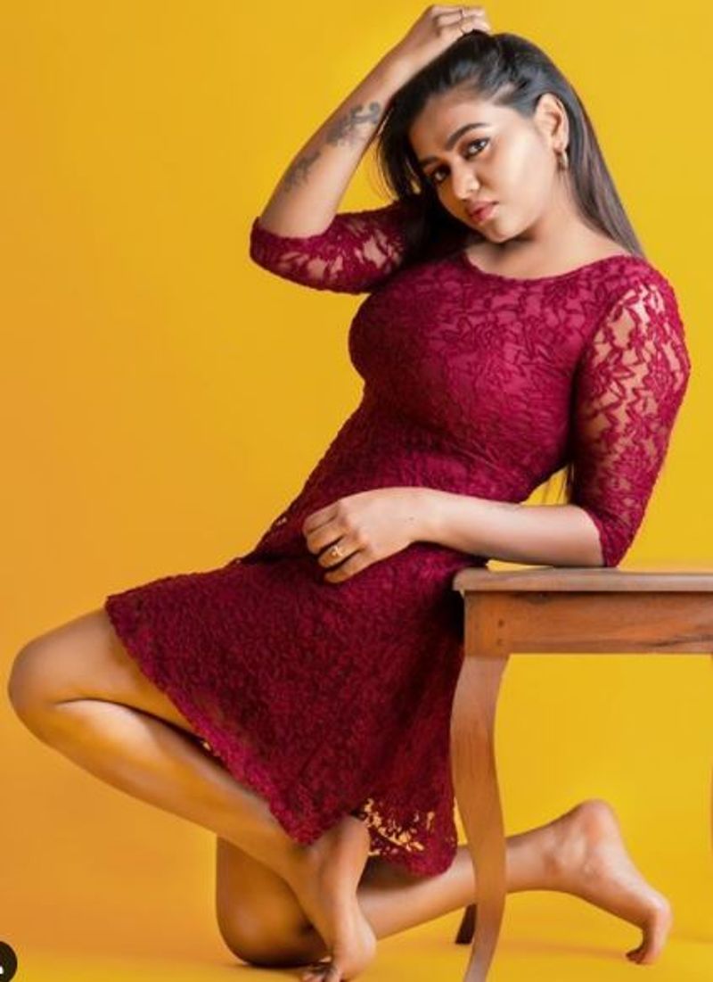 actress shalu shammu over loaded hot photo get more likes