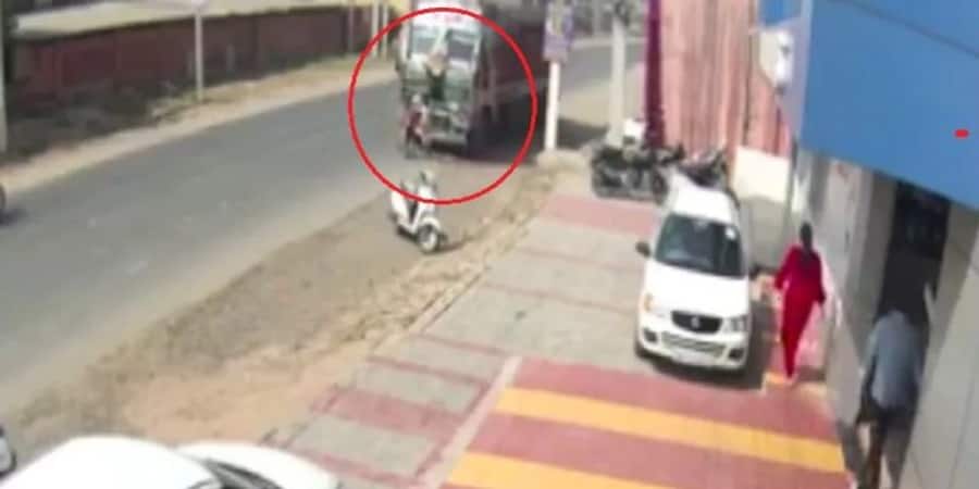 haryana kurukshetra 10 year old child came under the truck narrowly survived viral video kpr