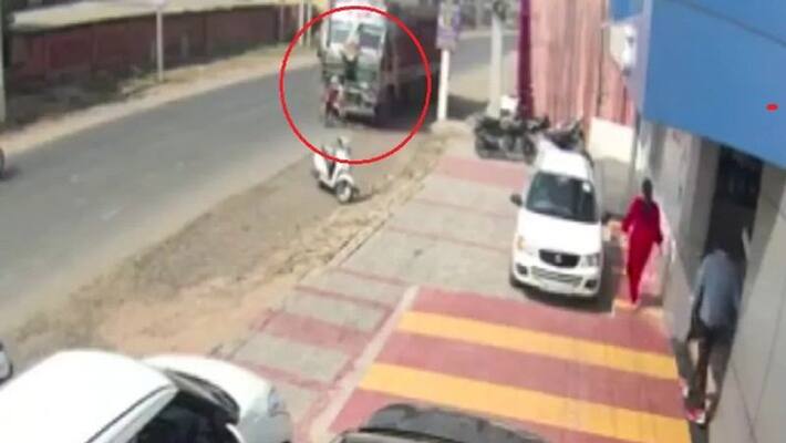 haryana kurukshetra 10 year old child came under the truck narrowly survived viral video kpr haryana kurukshetra 10 year old child came under the truck narrowly survived viral video kpr