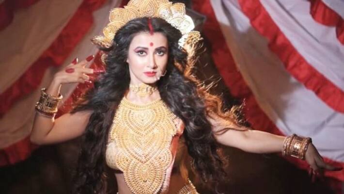 Monami Ghosh Durga look is mesmerizing, say fans ADB Monami Ghosh Durga look is mesmerizing, say fans ADB