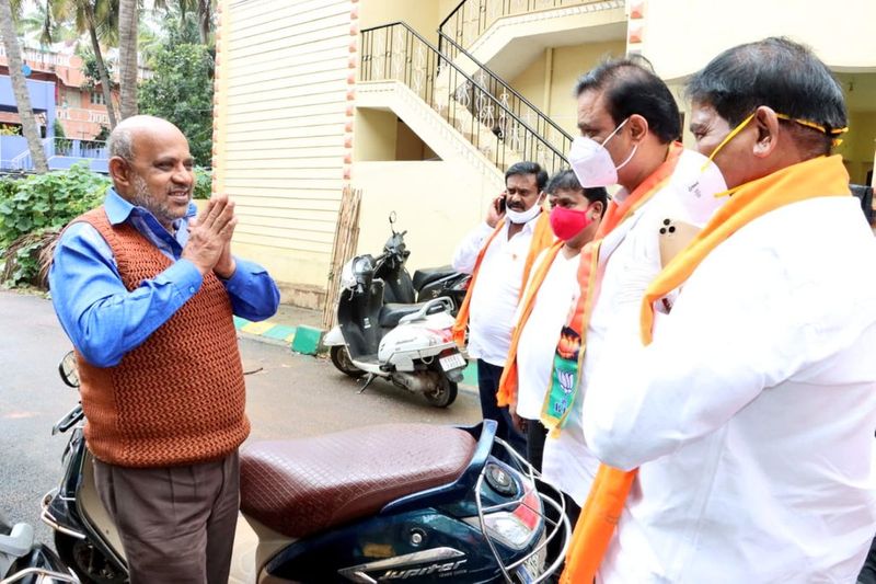 Muniratna Campaign in RR Nagar in Bengaluru grg