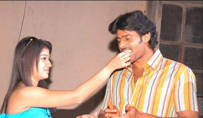 రెబల్ స్టార్ కృష్ణంరాజుగా వారసుడిగా తెలుగు చిత్ర పరిశ్రమలోకి అడుగుపెట్టిన ప్రభాస్.. అనతి కాలంలోనే తనకంటూ ఓ ప్రత్యేకమైన ఇమేజ్ని, గుర్తింపును తెచ్చుకున్నారు. ప్రస్తుతం కృష్ణంరాజుని మించిన ఇమేజ్ ఆయన సొంతం కావడం విశేషం. 